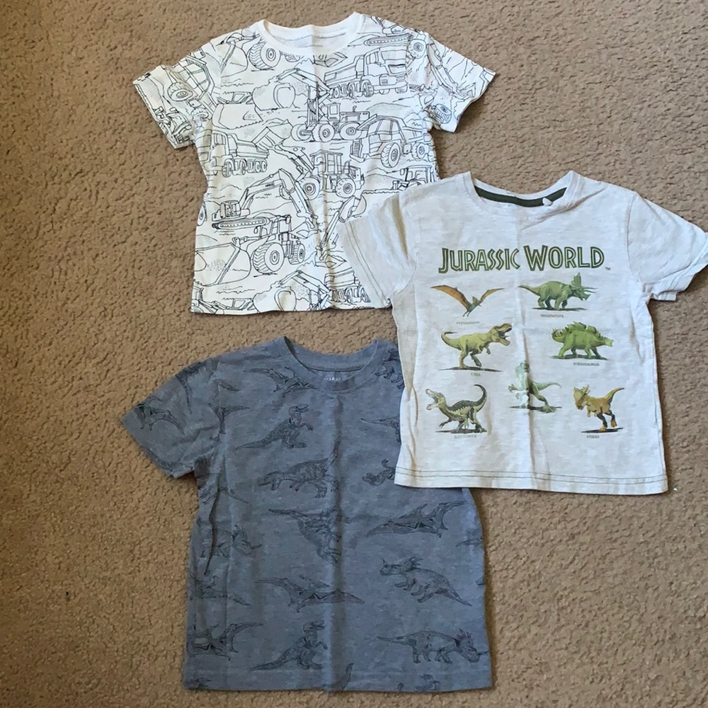 BOYS SIZE (3/4) DINOSAUR SHIRTS & A (2T) GYMBOREE, CONSTRUCTION TRUCK T-SHIRT